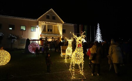 Praznična razsvetljava